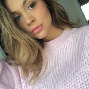 Meet your Posher, Alexus